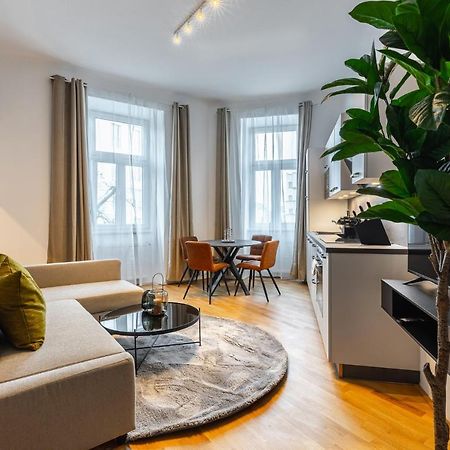 Trendy Apt With - Smart Tv, Coffee Machine In Meidling Вена Экстерьер фото