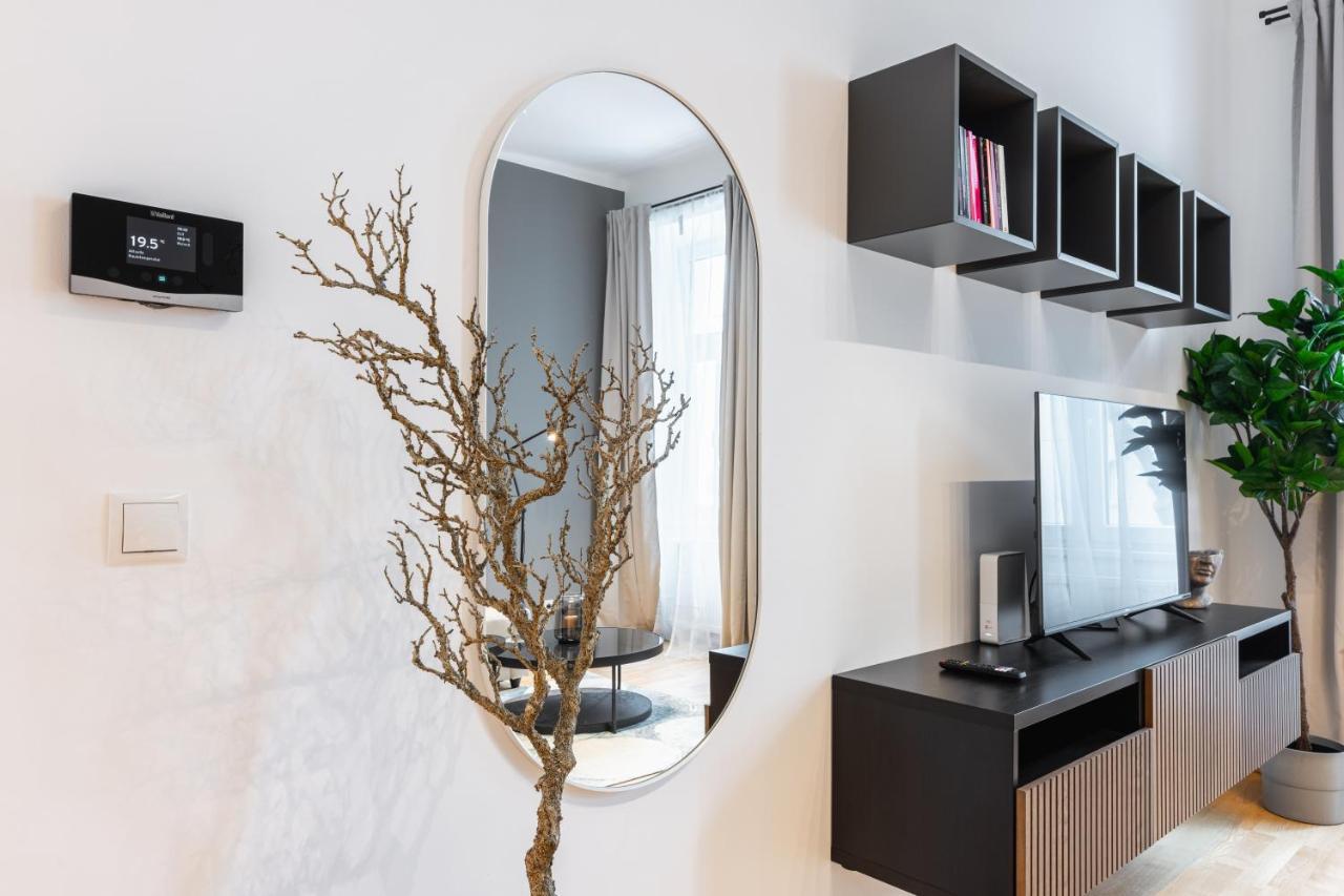 Trendy Apt With - Smart Tv, Coffee Machine In Meidling Вена Экстерьер фото