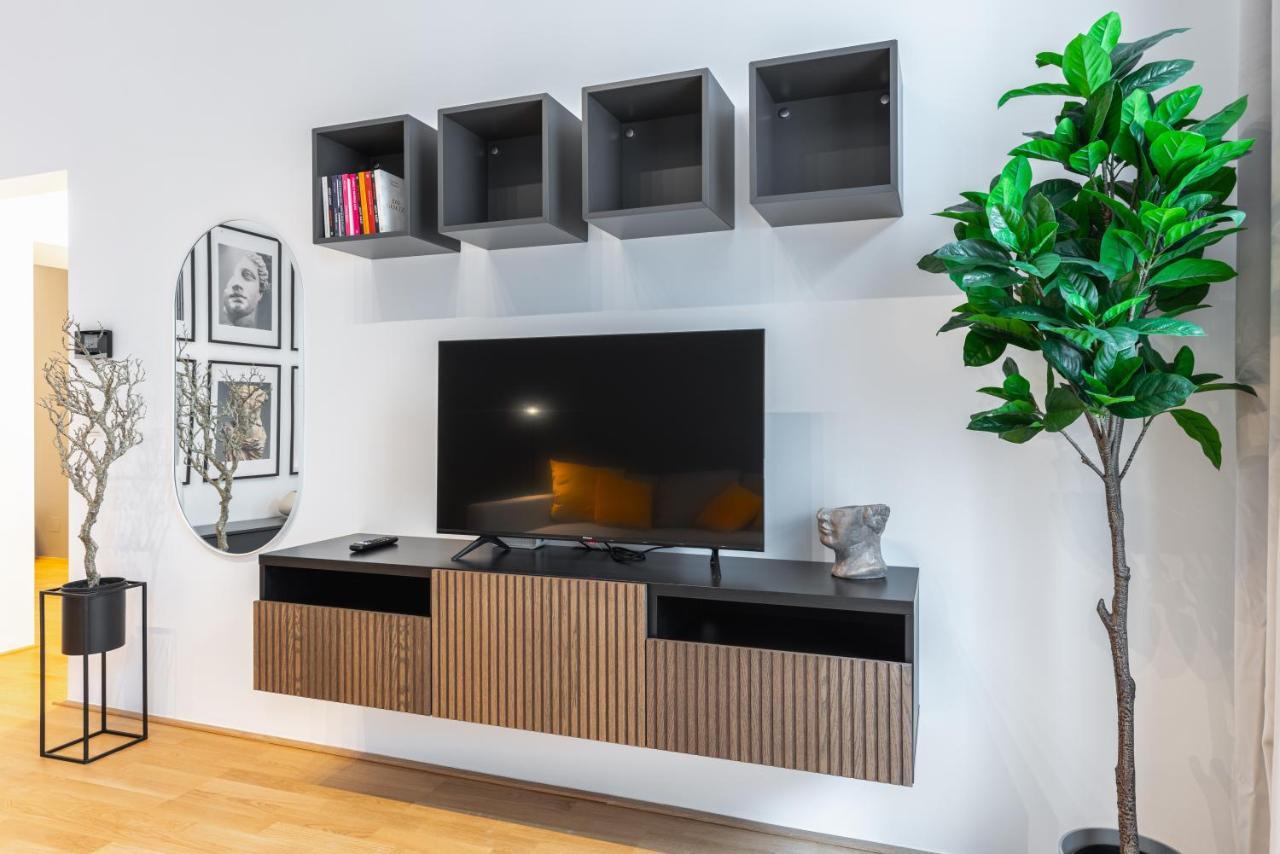 Trendy Apt With - Smart Tv, Coffee Machine In Meidling Вена Экстерьер фото